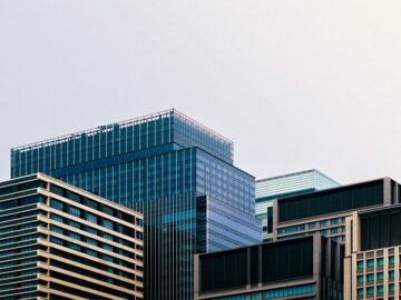 Unlocking Success: Top 5 Business Trends Transforming 2024’s Market Landscape