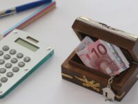 Rising Interest Rates: How to Protect Your Investments in 2023
