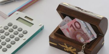 Rising Interest Rates: How to Protect Your Investments in 2023