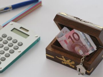 Rising Interest Rates: How to Protect Your Investments in 2023